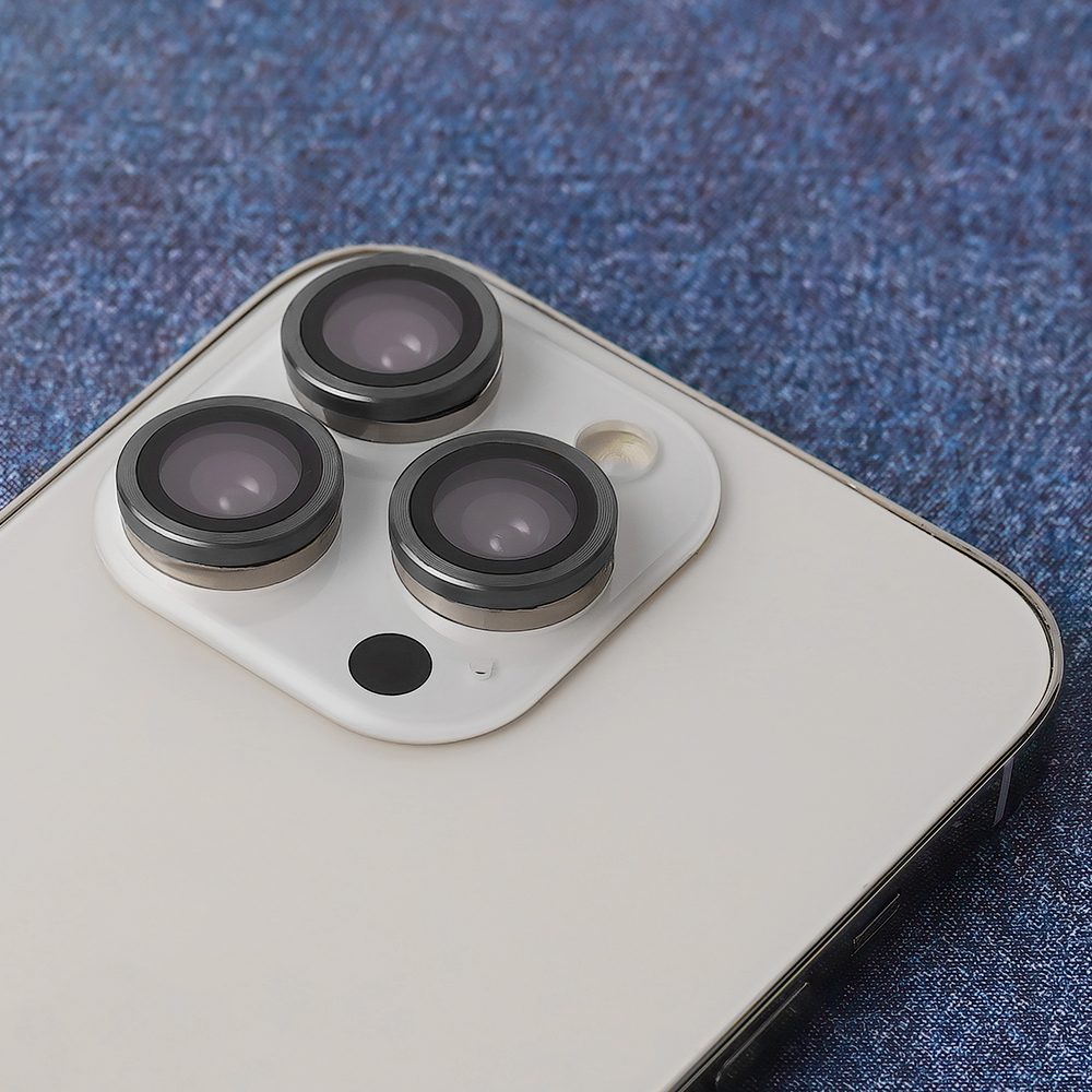 apple-iphone-17-pro-max-kamera-vedo-uvegfolia-atlatszo-fekete-peremmel_4.jpg