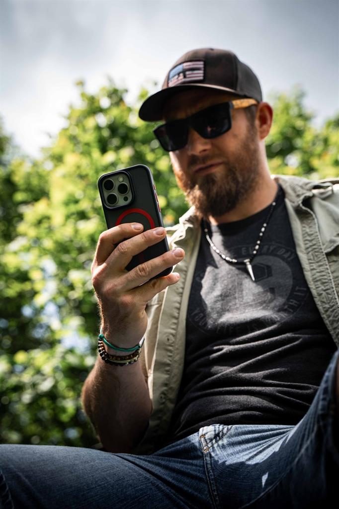 apple-iphone-14-tactical-magforce-hyperstealth-20-hatlap-tok-fekete-piros_3.jpg